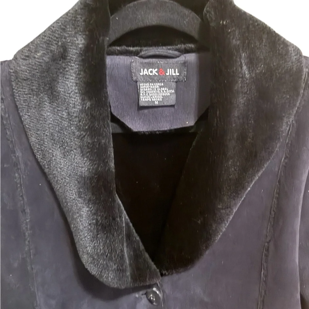 Black faux suede women’s coat‎